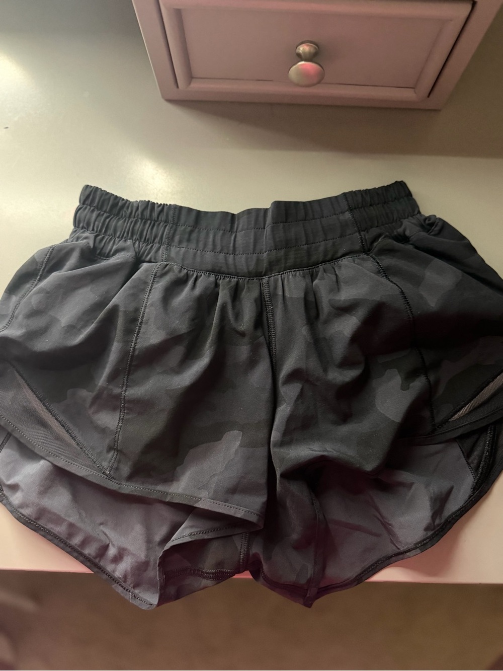 Lululemon Hotty Hot Low-Rise Lined Short 2.5